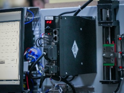 PLC 上电显示 stop 的处理实例与反思